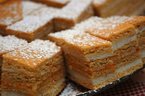 File:Hungarian Honey Cake (Mézes krémes).jpg - Wikipedia, the free ...