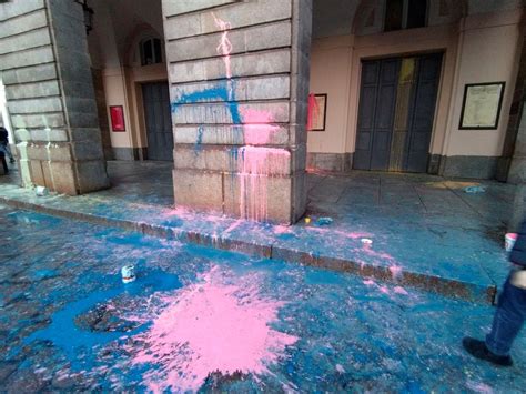 Climate protesters hurl paint at Milan's La Scala opera house | Flipboard