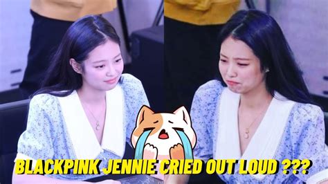 A video of BLACKPINK Jennie crying at a fansign event has been drawing attention - YouTube