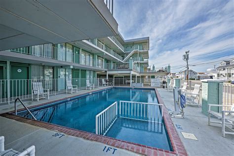 Wildwood Crest Beach Condo: Balcony w/ Ocean Views | Evolve