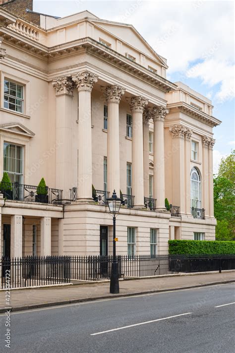 Regency architecture in London, UK. Style and design in the Regency period, from 1800-1830 ...