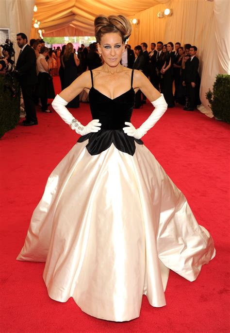 Sarah Jessica Parker's most couture looks | Gallery | Award show dresses, Couture looks, Event ...