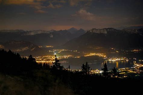 Vue de nuit de Semnoz sur le lac d'Annecy. #night #nature #naturephotography #france # ...