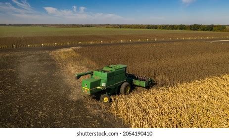 3,679 Sunflower Harvest Photos Stock Photos, Images & Photography ...