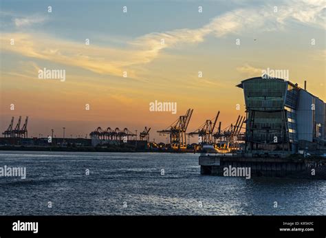 port of hamburg Stock Photo - Alamy