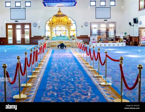 Male worshiper inside Guru Nanak Darbar Gurdwara, the magnificent sikh ...