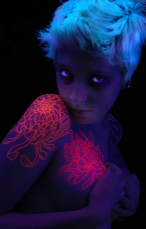 30 Creative Black-Light Tattoos You Can See Only Under UV Light. #8 Is ...