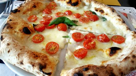 Where to find some of the best Neapolitan pizza in Florence - Sightseeing Scientist