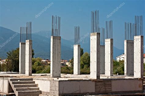 Pilares de concreto armado no canteiro de obras — Fotografias de Stock ...