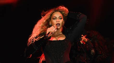 Beyoncé dedicates beautiful 'Halo' performance to Orlando shooting ...