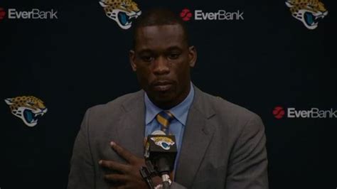 Jacksonville Jaguars linebacker Telvin Smith gets emotional during speech at Paul Posluszny's ...