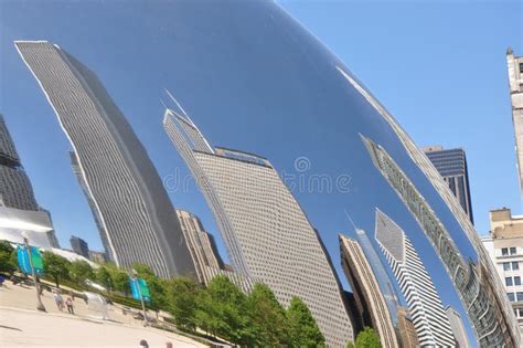 Chicago Bean and Reflections Editorial Stock Image - Image of detail ...