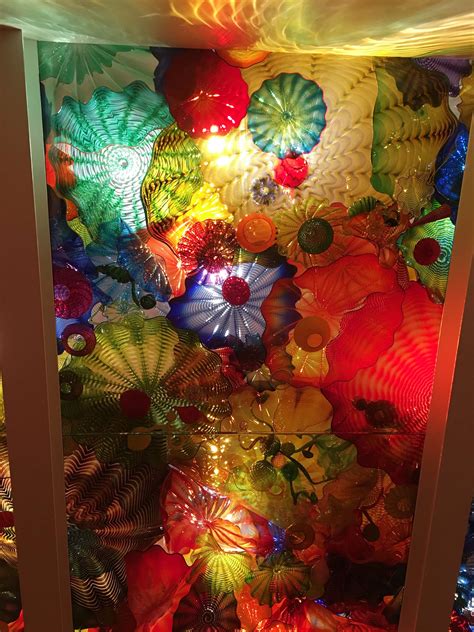 Why the Chihuly Glass Exhibit is a Must See - The Frugal Fashionista