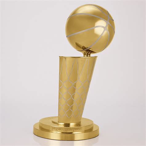 Louis Vuitton Signe Un Partenariat Avec La National Basketball Association (NBA) Et Devient ...