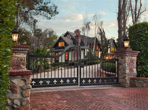 English Country Style | Entrance gates, Entrance gates design, Gate design