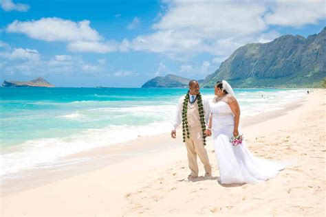 Hawaii Destination Wedding - Getting Married in Paradise