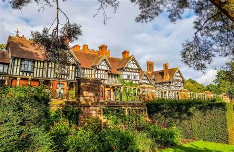 A Walk Around Wightwick Manor and Gardens | BaldHiker