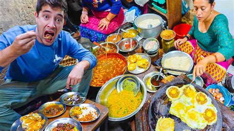 NEPALI STREET FOOD in CRAZY Kathmandu!! 100 Year Old Newari Street Food ...