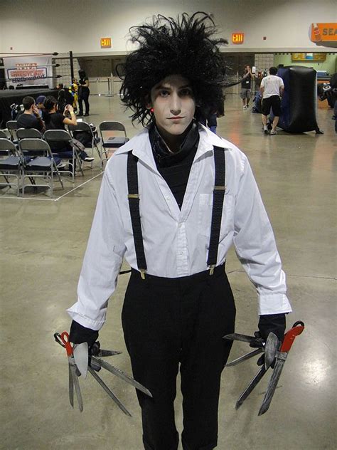 How to Make an Edward Scissorhands Costume | Edward scissorhands costume, Best mens halloween ...