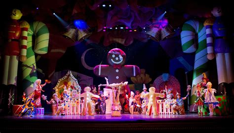 Cirque Dream Holidaze - The Grand Opera House