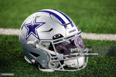 989 Dallas Cowboys Helmet Stock Photos, High-Res Pictures, and Images - Getty Images