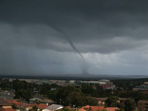 Australian tornadoes tornado photos photographs images pictures - Tornado Picture 20070211nc05