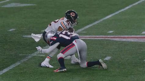 New England Patriots defensive back Jack Jones diagnoses Chicago Bears' toss call perfectly for TFL