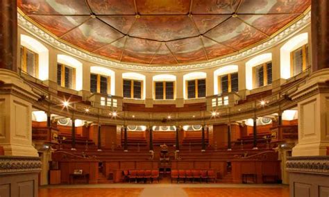 Guide To Sheldonian Theatre - Footprints Tours - Oxford Walking Tours