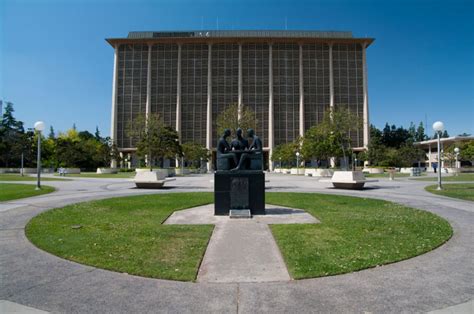 Courthouse Park. Downtown Fresno (2022, www.leapman.us) · Disc Golf Scene