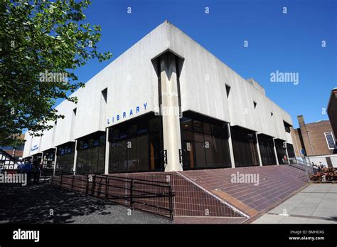 Worthing library and information centre Stock Photo - Alamy