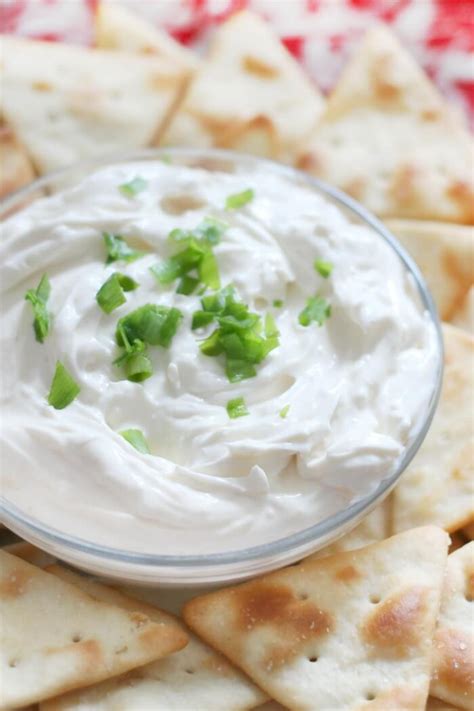 Cream Cheese Dip {ONLY 4 INGREDIENTS!} - Mama Loves Food