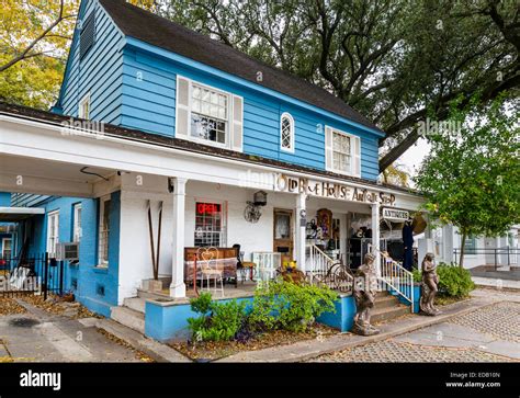 Old antique shop on Westheimer Road in the Montrose district of Houston, Texas, USA Stock Photo ...