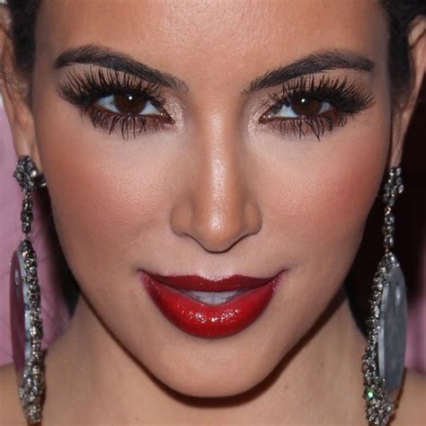 Kim Kardashian Makeup: Brown Eyeshadow, Gold Eyeshadow & Red Lipstick ...