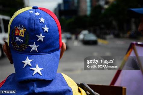 Venezuela Flag Colors Photos and Premium High Res Pictures - Getty Images