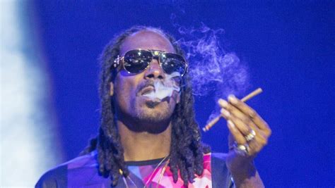 Super Bowl-Fans feiern kiffenden Snoop Dogg | W&V