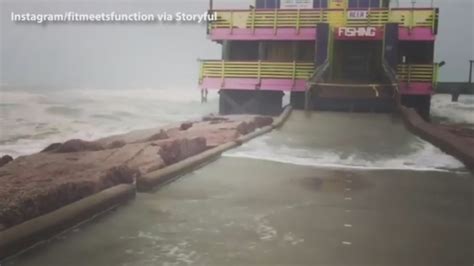 VIDEO: Galveston pier pummeled by waves during Hurricane Harvey | 6abc.com