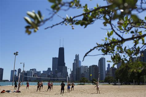 Chicago Beaches | Guide to Local Beaches on Lake Michigan