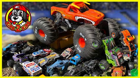 MONSTER JAM Official MEGA EL TORO LOCO All Terrain R/C MONSTER TRUCK ...