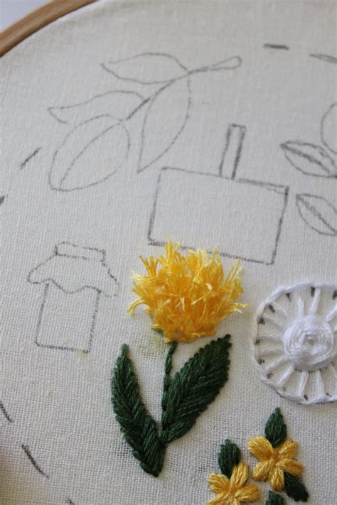 16 Popular Embroidery Stitches For Flowers - Crewel Ghoul