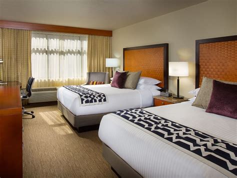 Seattle Hotel Rooms | Suites | The Paramount Hotel