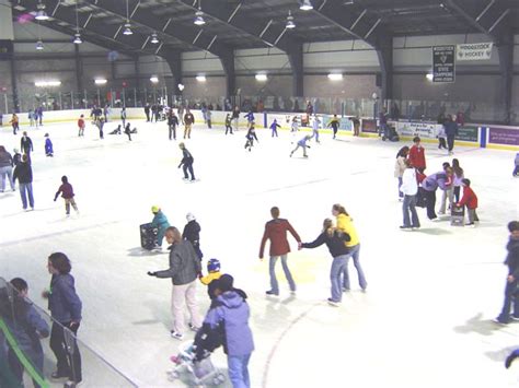 MOTORCITYBLOG: Clark Park Rec Center opens new Ice Rink