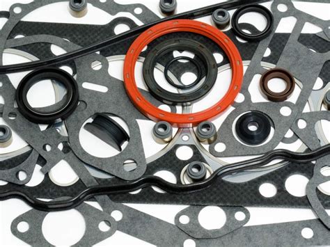 How to Replace Engine Gaskets, Step By Step | Reader's Digest Canada