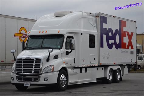 FedEx Custom Critical Freightliner Cascadia Expediter - a photo on Flickriver