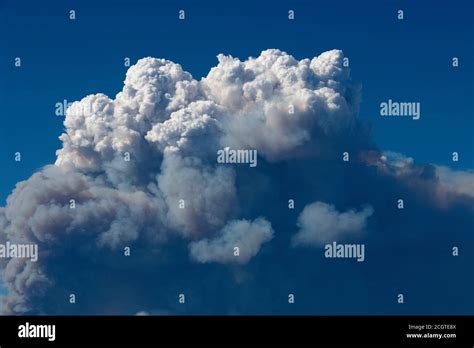 Lake Fire located near Castaic Lake, California, smoke creating weather ...