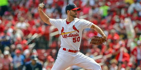 Adam Wainwright makes dramatic entrance