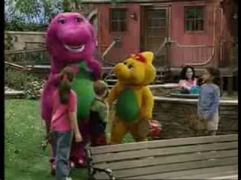 Selena Gomez and Demi Lovato on Barney Video | PS Latina