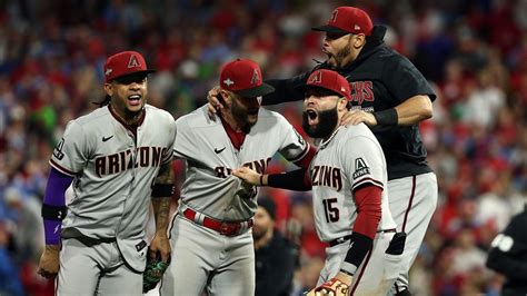 Arizona Diamondbacks win National League pennant, head to World Series