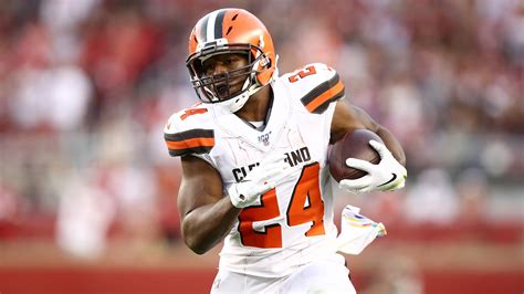 Nick Chubb Fantasy: Should You Start Browns RB in Week 8?