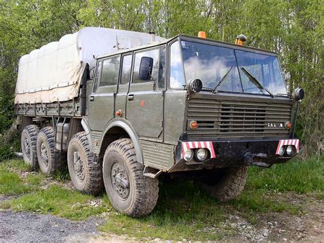 TATRA 813 8x8 - drsné podmínky za hranicemi | ARMYWEB.cz