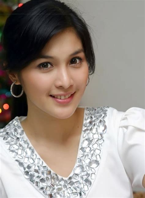 Foto Wajah Cantik Sandra Dewi | Seputar Artis Indonesia